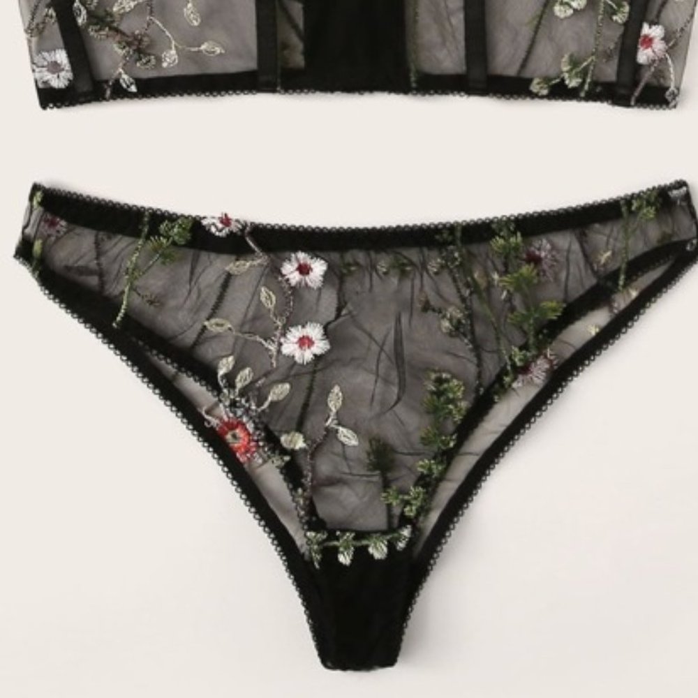 Floral Embroidery Mesh Underwire Lingerie Set - Picture 6 of 7